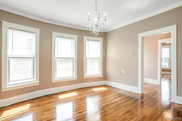 2604 Cadillac Boulevard, Detroit, MI 48214