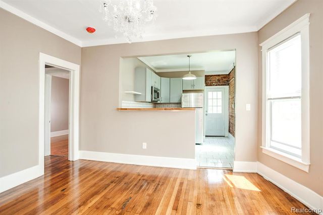 2604 Cadillac Boulevard, Detroit, MI 48214