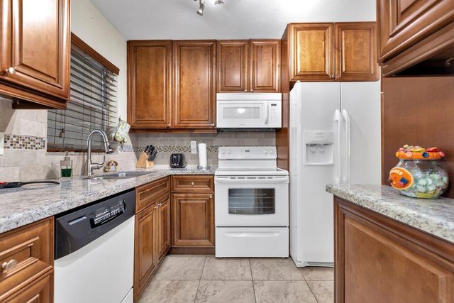 6850 Royal Palm Boulevard 106g, Margate, FL 33063