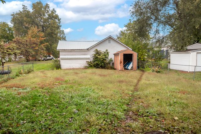 261 W JACKSON ST, Marshall, MO 65340