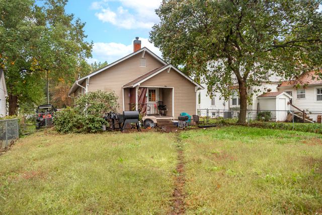 261 W JACKSON ST, Marshall, MO 65340