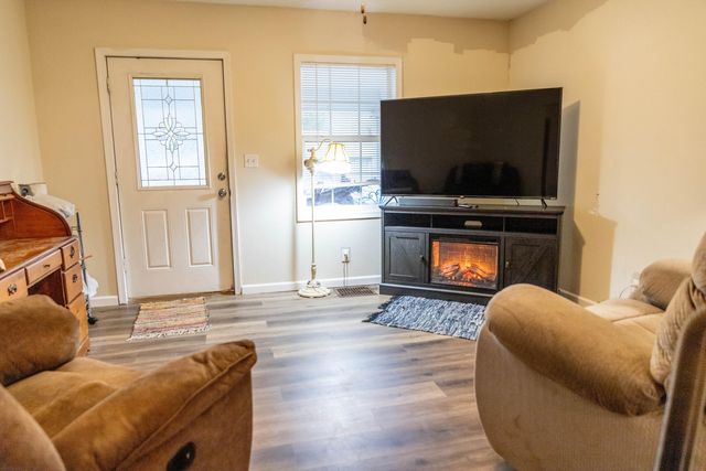 261 W JACKSON ST, Marshall, MO 65340