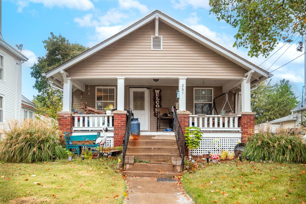 261 W JACKSON ST, Marshall, MO 65340
