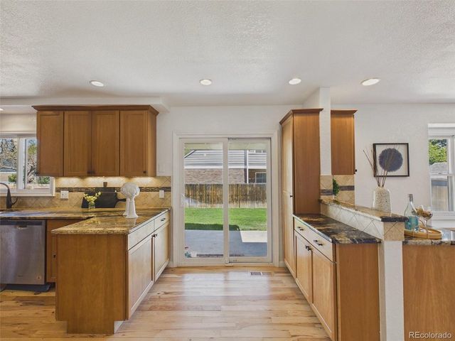 7152 Ellis St, Arvada, CO 80004