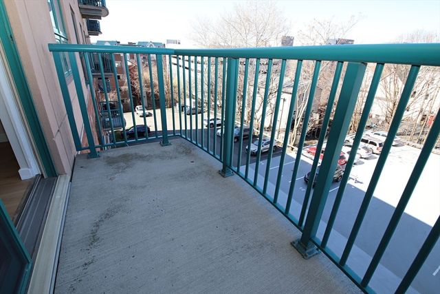 175 Cottage St. 501, Chelsea, MA 02150