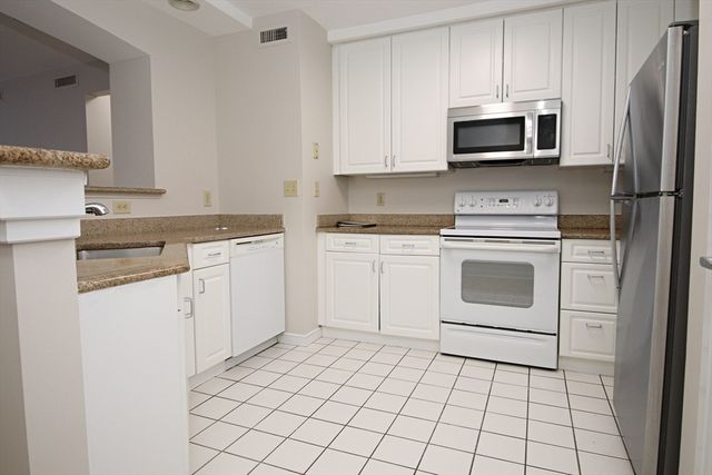 175 Cottage St. 501, Chelsea, MA 02150