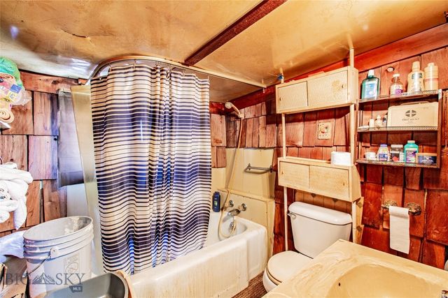 1044 S Wyoming Street, Butte, MT 59701