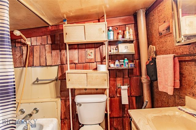 1044 S Wyoming Street, Butte, MT 59701