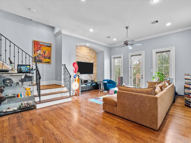 1616 Rosewood Street, Houston, TX 77004