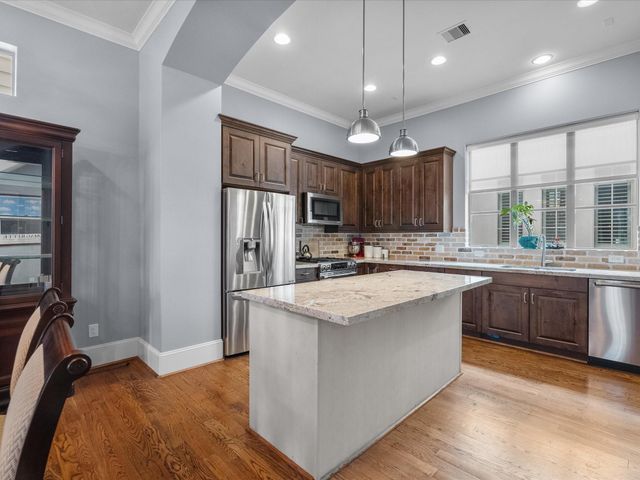 1616 Rosewood Street, Houston, TX 77004