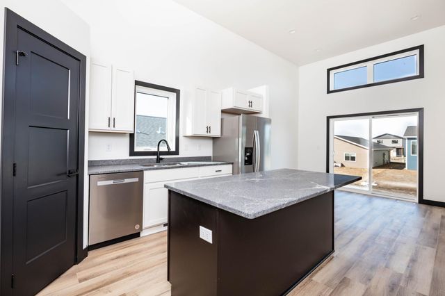 6719 66th Avenue S, Horace, ND 58047