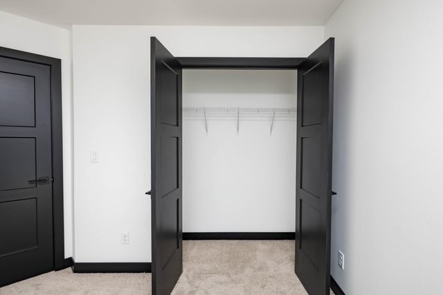 6719 66th Avenue S, Horace, ND 58047