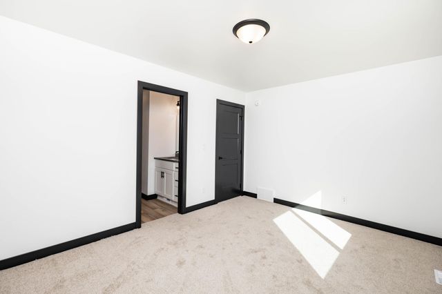 6719 66th Avenue S, Horace, ND 58047