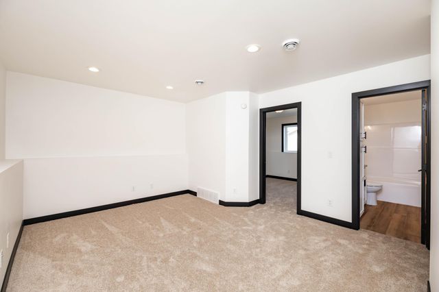 6719 66th Avenue S, Horace, ND 58047