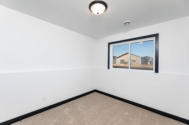 6719 66th Avenue S, Horace, ND 58047