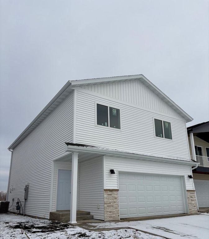 6719 66th Avenue S, Horace, ND 58047