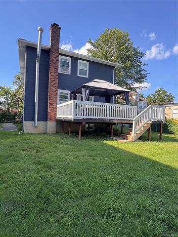 31 Roosevelt Place, Rockville Centre, NY 11570