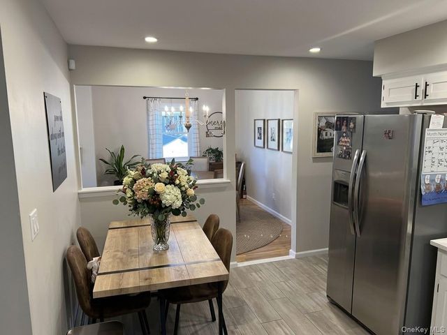 31 Roosevelt Place, Rockville Centre, NY 11570