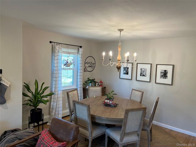 31 Roosevelt Place, Rockville Centre, NY 11570