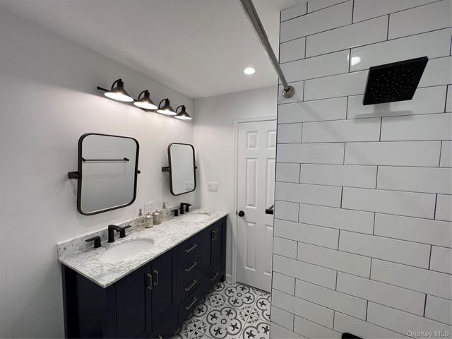 31 Roosevelt Place, Rockville Centre, NY 11570