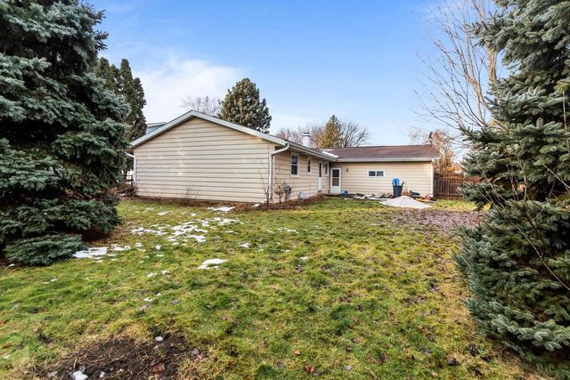 340 WESTBROOK DRIVE, Oshkosh, WI 54904