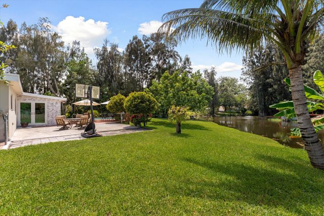 8951 SW 51st Place, Cooper City, FL 33328