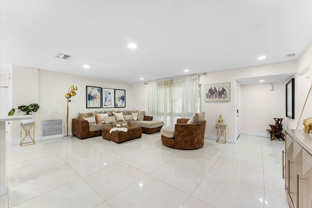 8951 SW 51st Place, Cooper City, FL 33328