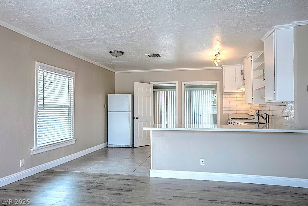 Image 14 of property listing at 911 North 1st Street, Las Vegas, NV 89101