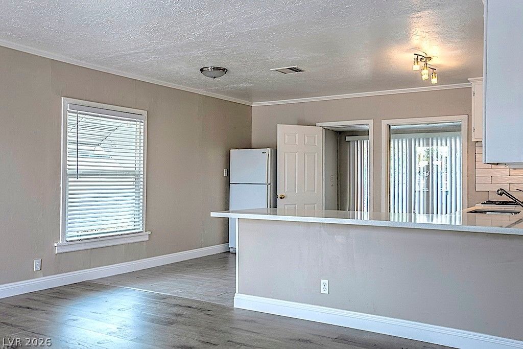 Image 15 of property listing at 911 North 1st Street, Las Vegas, NV 89101
