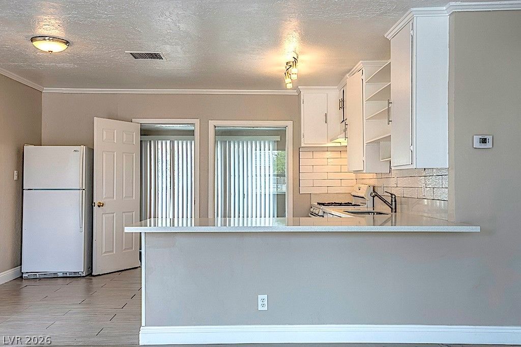Image 16 of property listing at 911 North 1st Street, Las Vegas, NV 89101