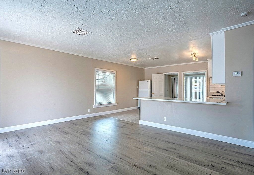 Image 3 of property listing at 911 North 1st Street, Las Vegas, NV 89101