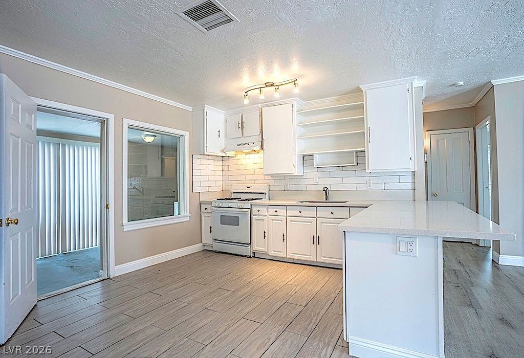 Image 4 of property listing at 911 North 1st Street, Las Vegas, NV 89101