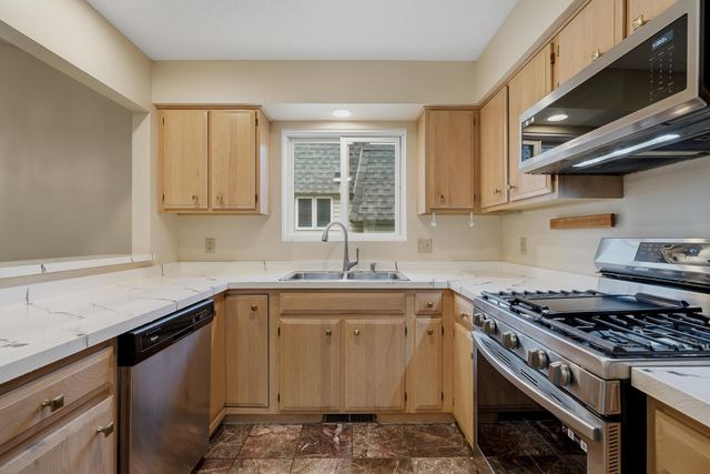 5523 Auto Club Road, Bloomington, MN 55437