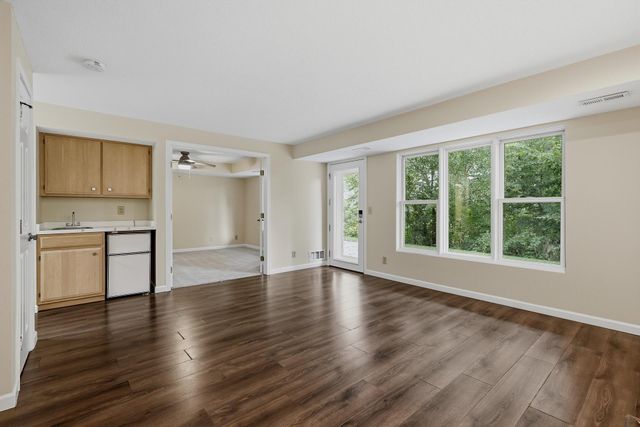 5523 Auto Club Road, Bloomington, MN 55437