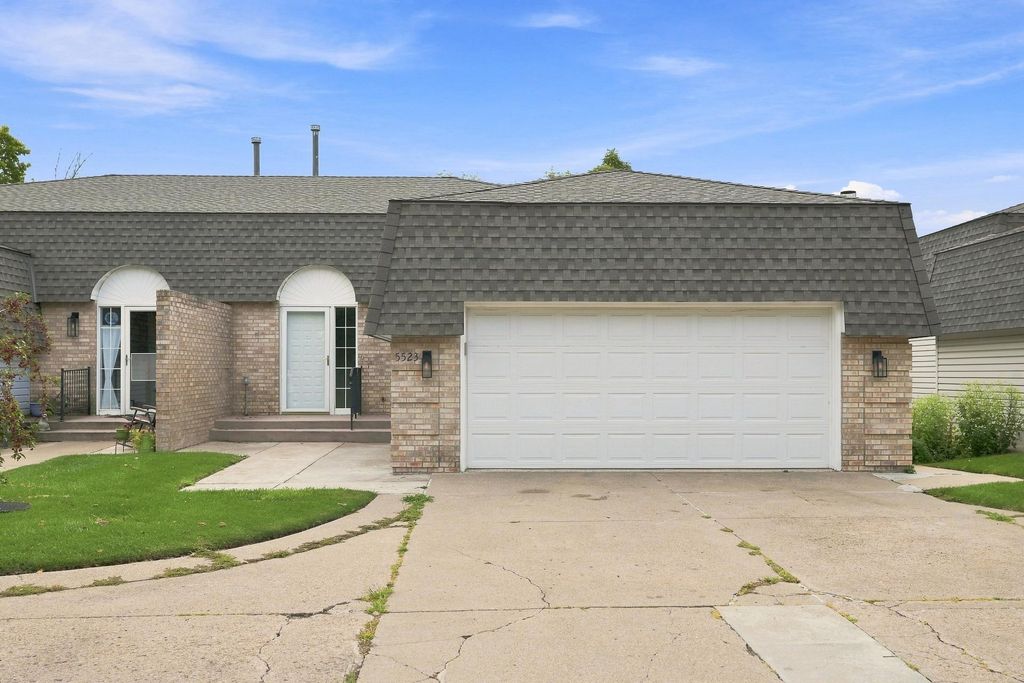 5523 Auto Club Road, Bloomington, MN 55437 — photo 2