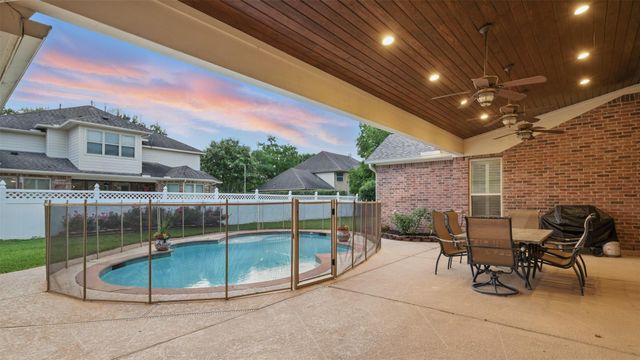 3602 Lindhaven Drive, Pearland, TX 77584