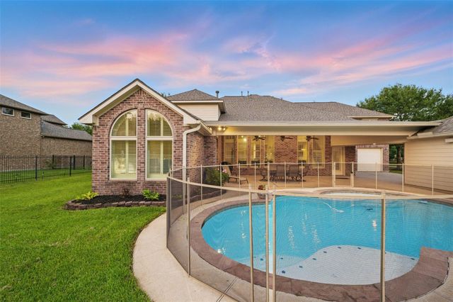 3602 Lindhaven Drive, Pearland, TX 77584
