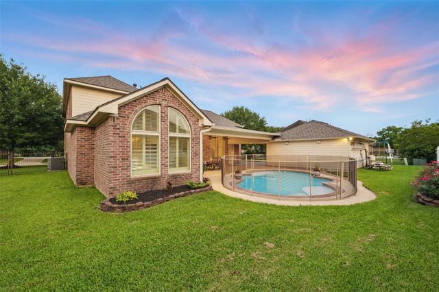 3602 Lindhaven Drive, Pearland, TX 77584
