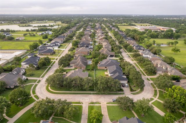 3602 Lindhaven Drive, Pearland, TX 77584