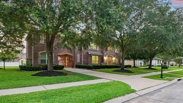 3602 Lindhaven Drive, Pearland, TX 77584