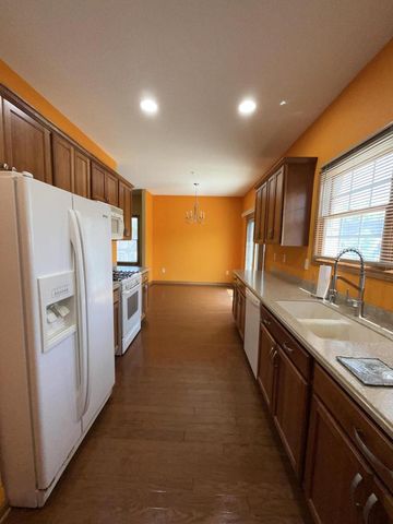 7918 Fredricksburg COURT #101, Bristol, WI 53104