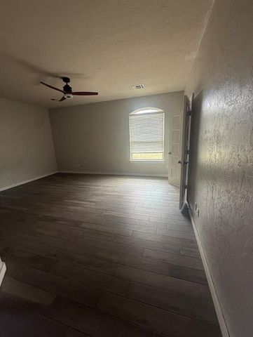 11424 NW 109th Street, Yukon, OK 73099