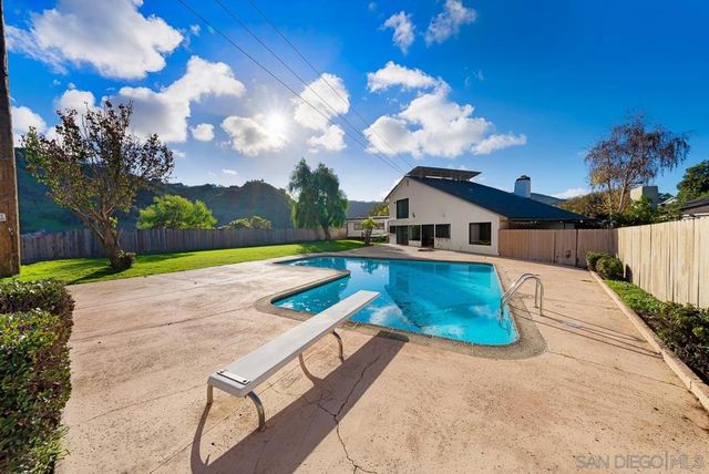 5114 Bloch St, San Diego, CA 92122