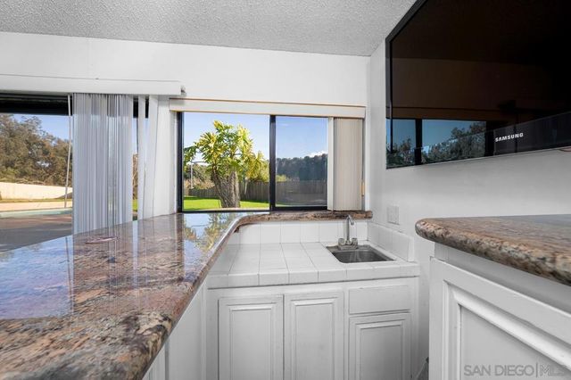 5114 Bloch St, San Diego, CA 92122