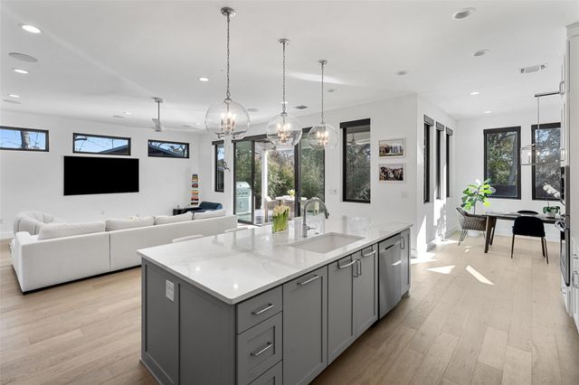 1101 Emerald Forest CV, Austin, TX 78745