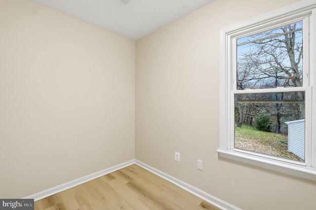 1 BEACH RD, Glen Burnie, MD 21060