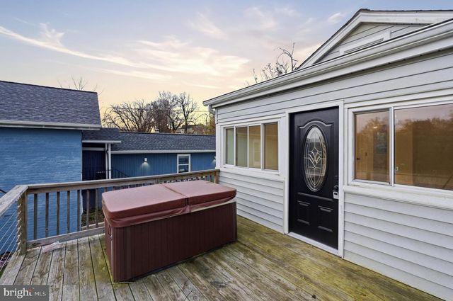 1 BEACH RD, Glen Burnie, MD 21060