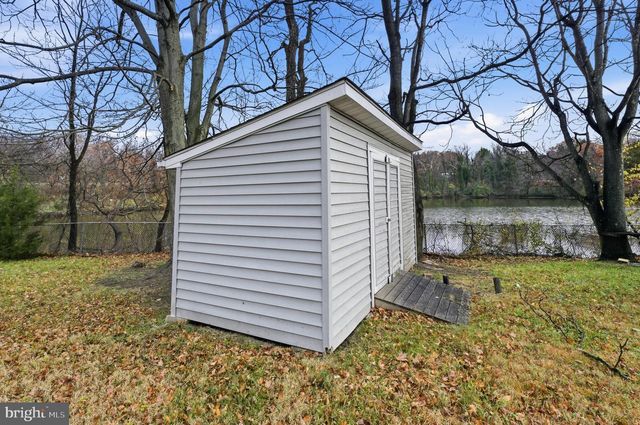 1 BEACH RD, Glen Burnie, MD 21060