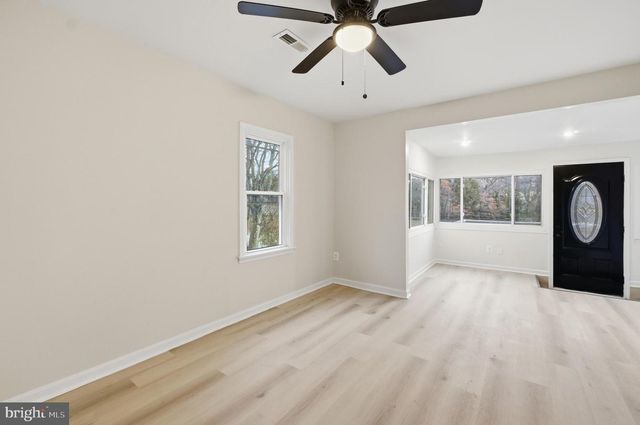 1 BEACH RD, Glen Burnie, MD 21060