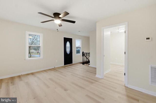 1 BEACH RD, Glen Burnie, MD 21060